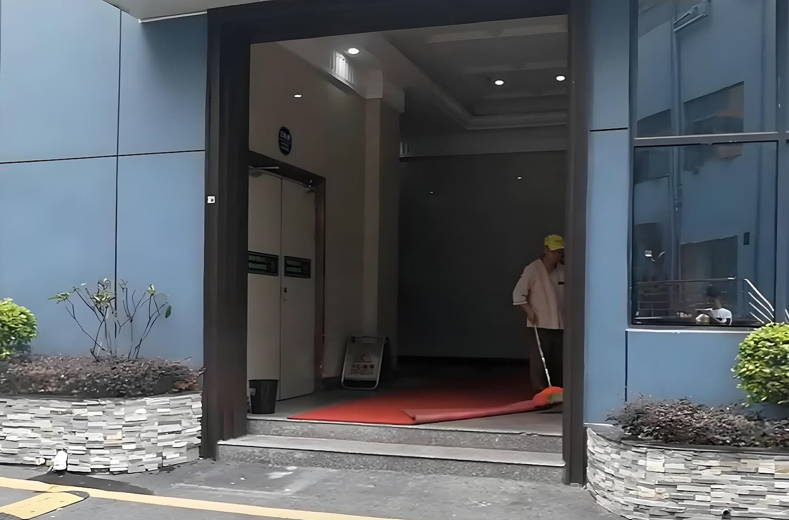 入口
